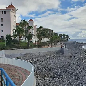 https://by-the-sea-apartamento-acolhedor-e-relaxante.madeira-islandshotels.com